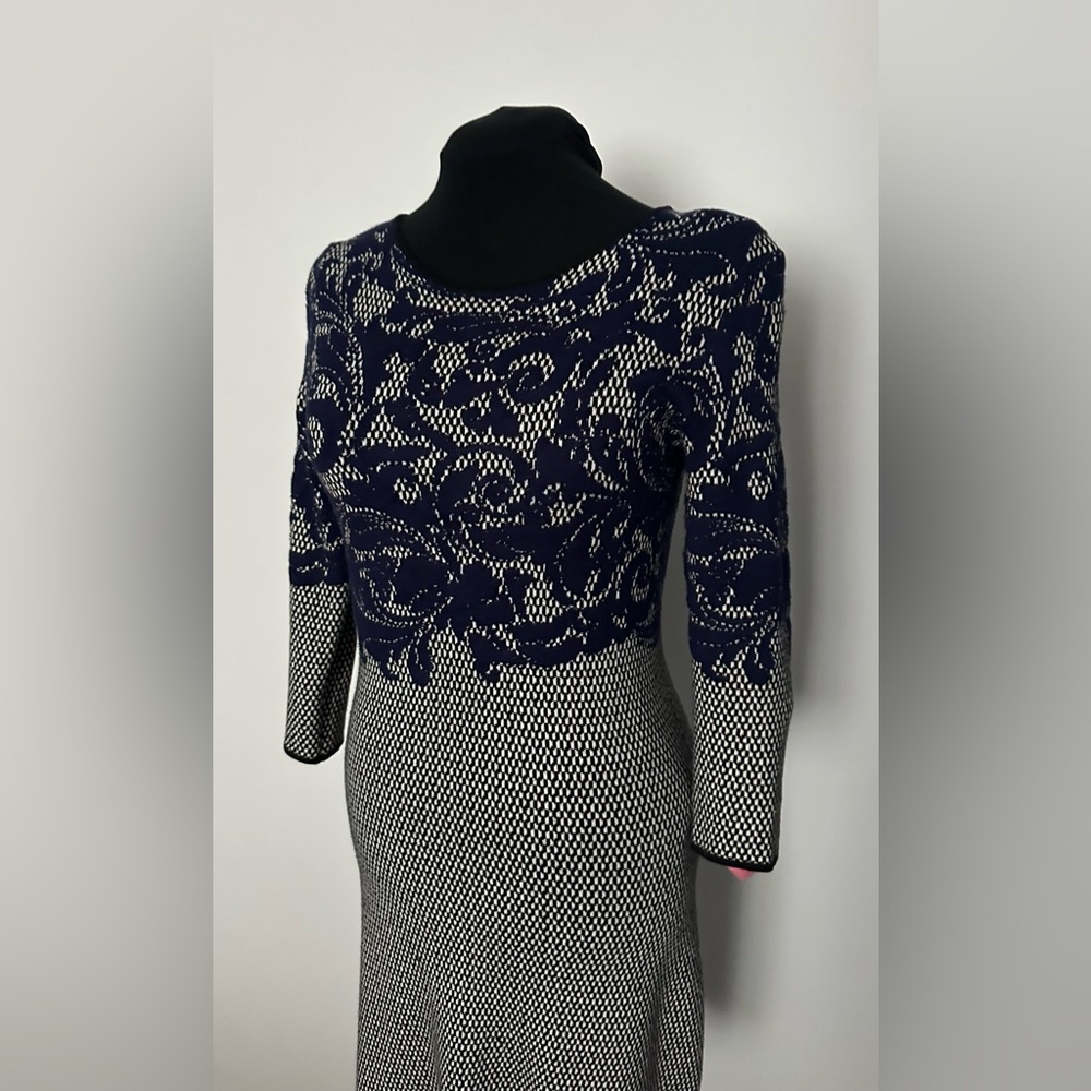 Sweater dress - size Medium - Just Taylor